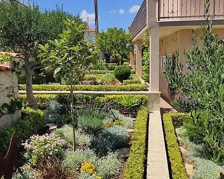Villa Mala Willa *
